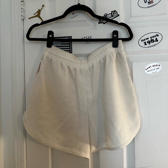 Wilfred Shorts - Picture 2 of 4